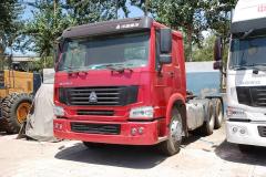 中国重汽 HOWO重卡 300马力 6X4 牵引车(至强版 HW76)(ZZ4257M3247C)