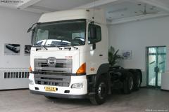 广汽日野 700系列重卡 350马力 6X4 牵引车(高顶)(YC4250SS2PK)