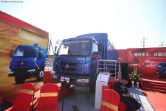 东风柳汽 乘龙中卡 140马力 4X2 排半仓栅载货车(LZ5160CSRAM)