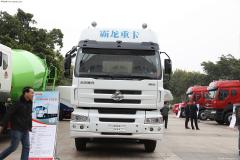 东风柳汽 霸龙M5重卡 315马力 8X4 厢式载货车(LZ5240XXYM5FA)