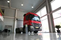 奔驰 Actros重卡 408马力 6X2 牵引车(型号2641)