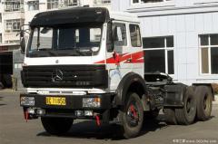 北奔重卡 370马力 6X4 牵引车(ND4257B34J)