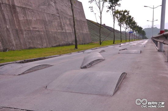 扭转路测试路面