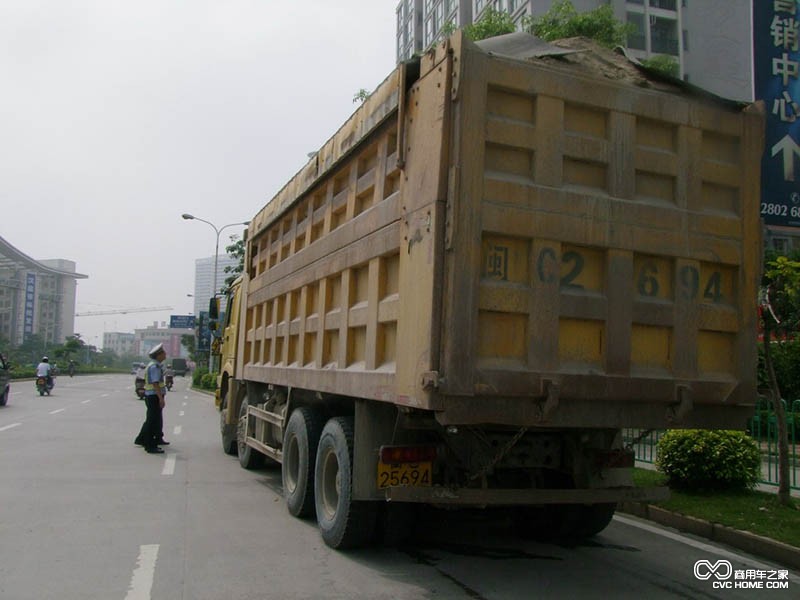 商用车 渣土车