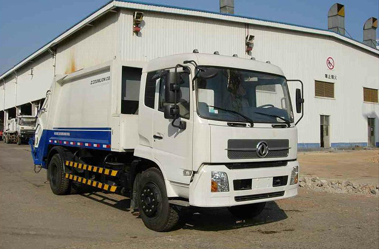垃圾运输车.jpg
