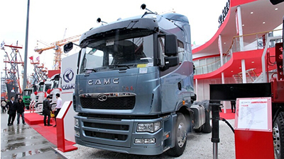 2014宝马展：华菱星凯马 6X4 牵引车