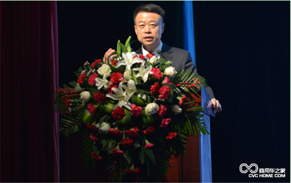 大运集团董事、山西大运汽车销售有限公司总经理姜宇翔作重要讲话