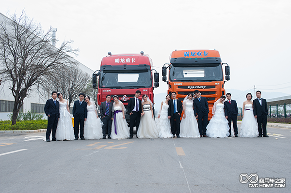 集体婚礼.png