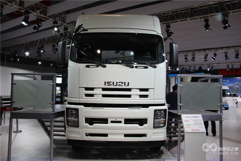 2015上海车展 五十铃VC46重型牵引车