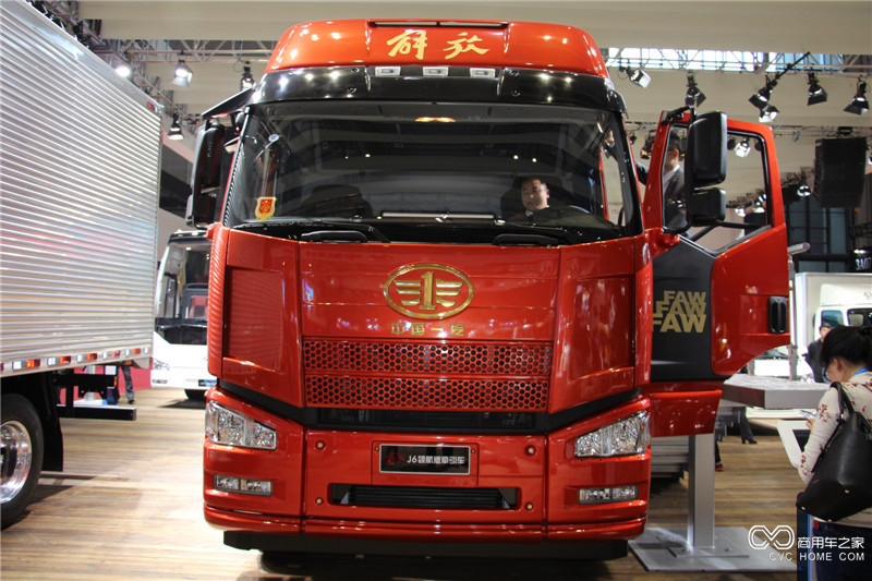 2015上海车展 一汽解放J6领航版牵引车