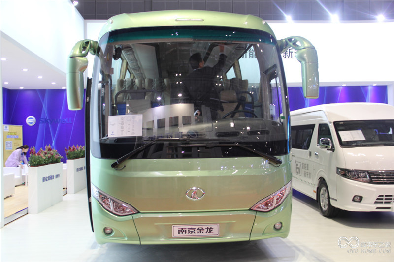 2015上海车展 南京金龙10米客车