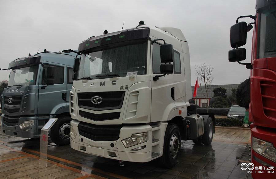 华菱 汉马重卡 345马力 4X2 牵引车(HN4182A31C4M4)