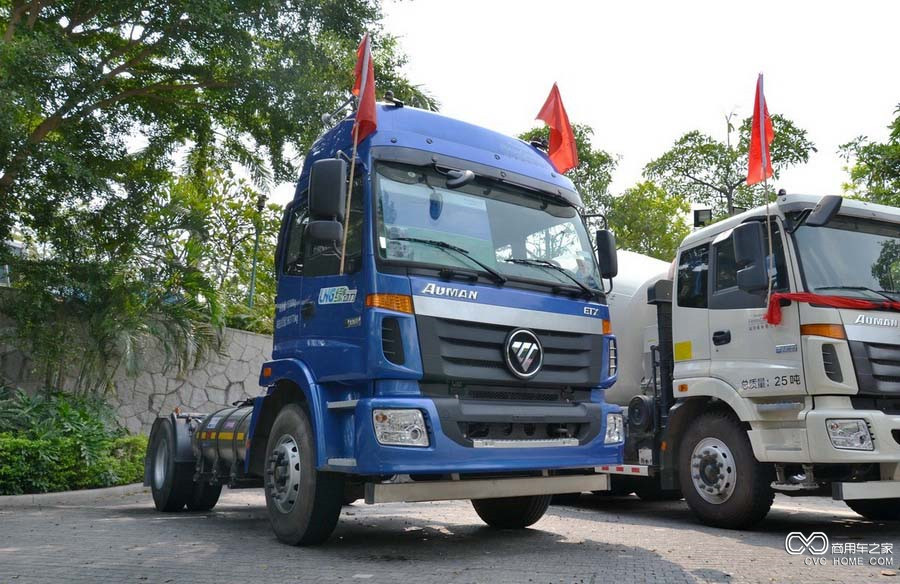 福田 欧曼ETX5系 336马力 4X2 LNG牵引车(BJ4182SLFKA-XA)