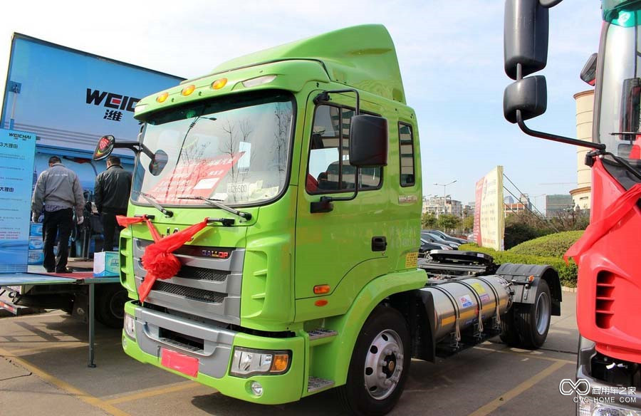 江淮 格尔发K3L系列 140马力 4X2 LNG港口牵引车(窄体)(HFC4241P1N5C29V)
