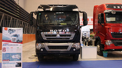 2015重庆车展 中国重汽T5G自卸车340马力