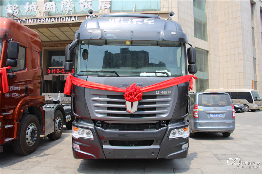 联合卡车新U系460马力6*4牵引车