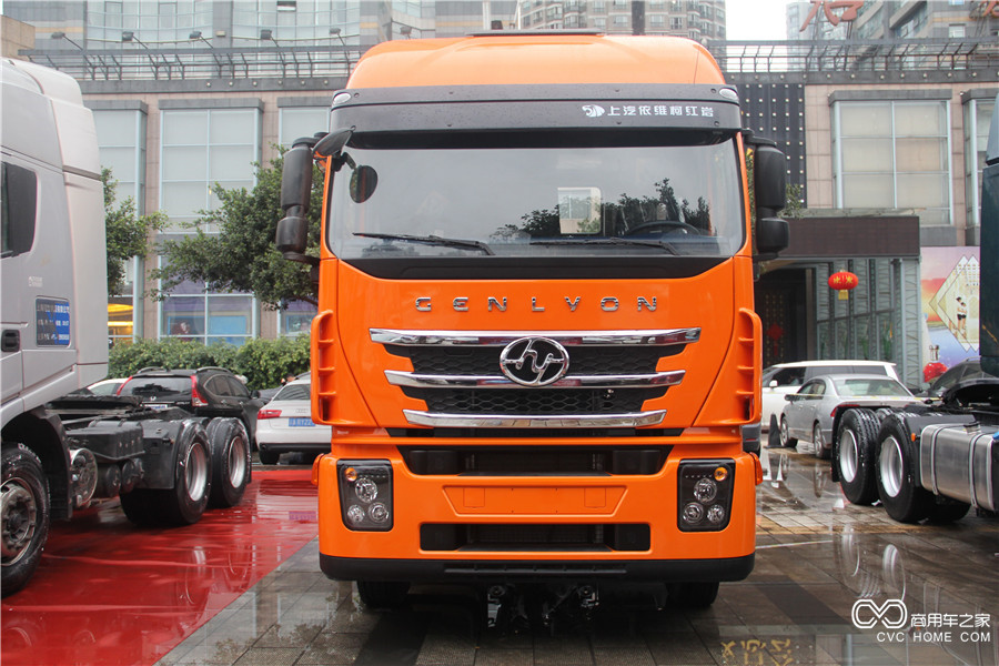 2016上汽依维柯红岩年会展车 全新杰狮6*4 480 牵引车