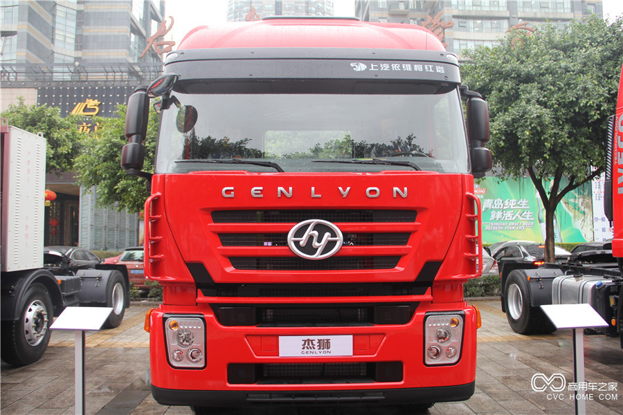 2016上汽依维柯红岩年会展车 全新杰狮M100 430牵引车