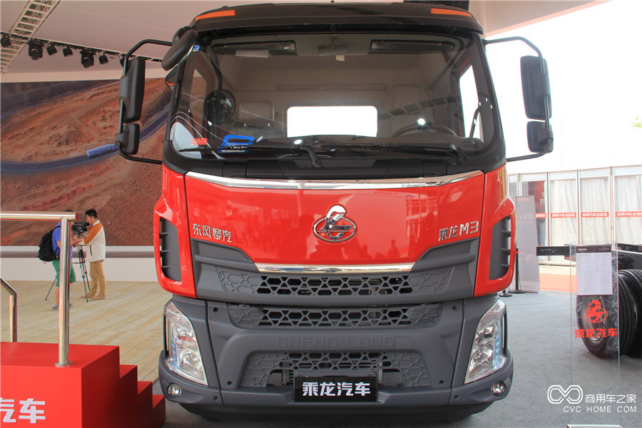 2016北京车展 柳汽乘龙M3B 6*2 自卸车底盘