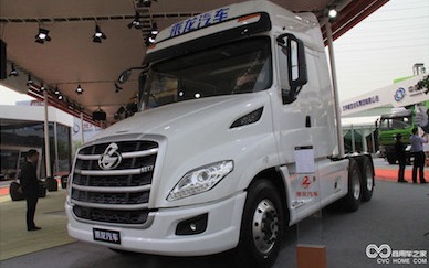 2016北京车展 柳汽乘龙T7 6*4 520马力长头牵引车