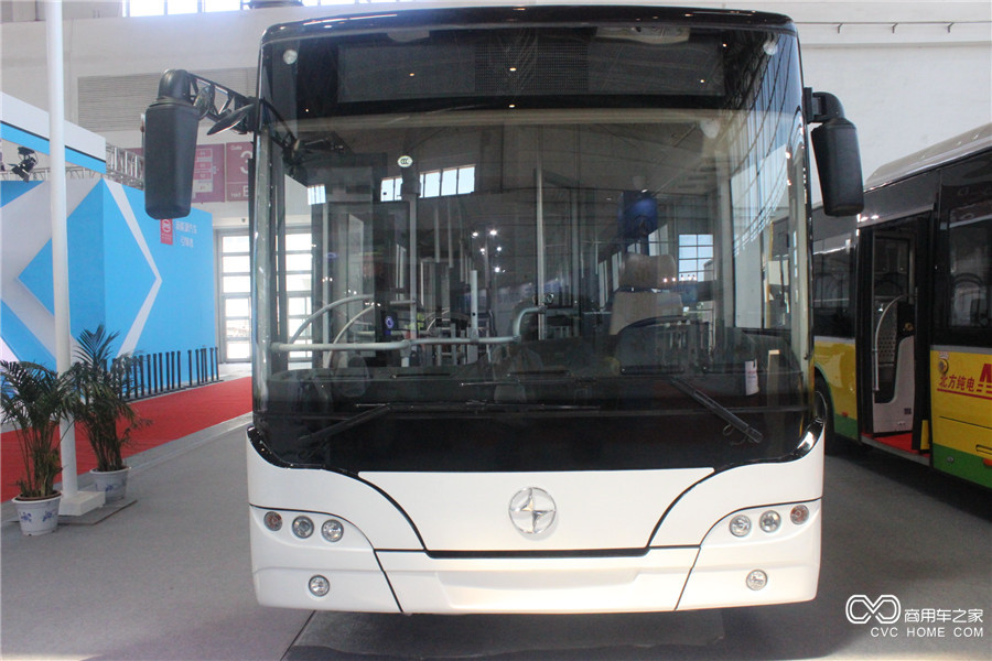 2016北京道路运输展 北方12米LNG城市公交车