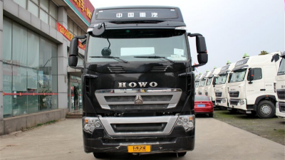 中国重汽 HOWO T7H重卡 440马力 6X4牵引车