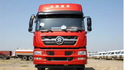 中国重汽 斯太尔D7B重卡 380马力 6X4牵引车(高顶)