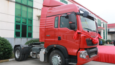 中国重汽 HOWO T5G重卡 340马力 4X2牵引车