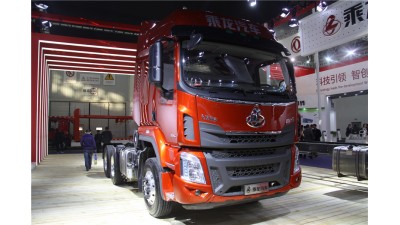 东风柳汽乘龙H5 6*4牵引车 375马力