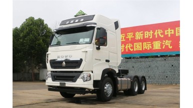 中国重汽 HOWO T7H重卡 440马力 6X4危险品牵引车(ZZ4257V324HE1B)